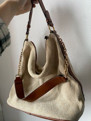 Bolso de mano beige y marrón