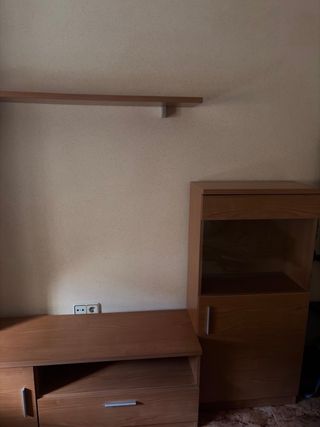 Mueble de salón madera y cristal