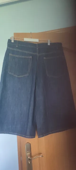 Bermuda Zara Azul Talla 44 Nueva. Tiro alto.