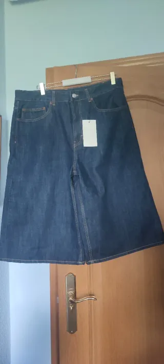 Bermuda Zara Azul Talla 44 Nueva. Tiro alto.