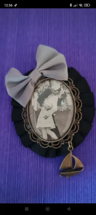 Broche camafeo artesanal con imagen antigua