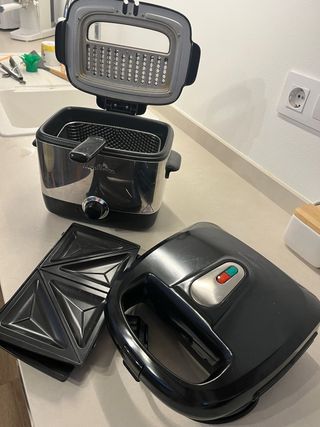 Freidora moulinex y Sandwichera Silvercrest