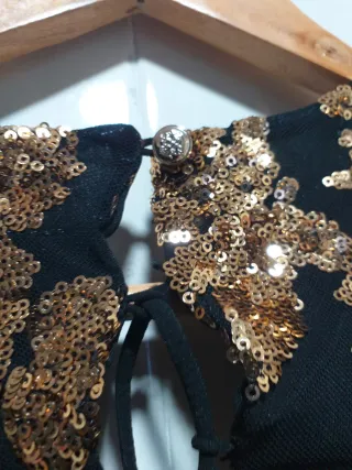 Vestido fiesta negro lentejuelas doradas