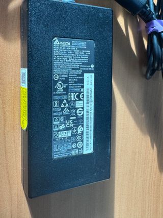 Cargador de ordenador portátil Gaming 135W