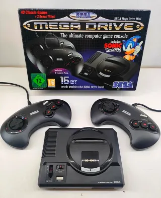 Sega Mega Drive Mini Console + 2 Controller