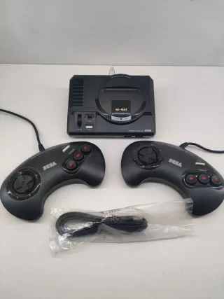 Sega Mega Drive Mini Console + 2 Controller