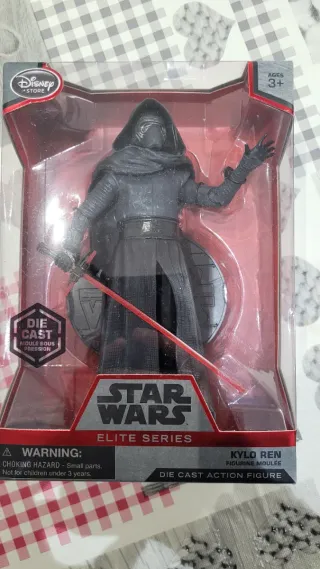 Figura Star Wars Kylo Ren Elite Series Muñeco