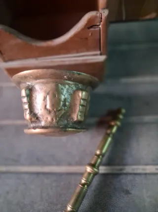 Balanza antigua de madera y Bronce.