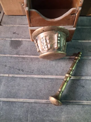 Balanza antigua de madera y Bronce.