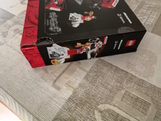 Caja vacía e instrucciones Lego McLaren Senna