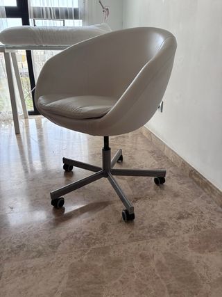 Silla de oficina giratoria de cuero
