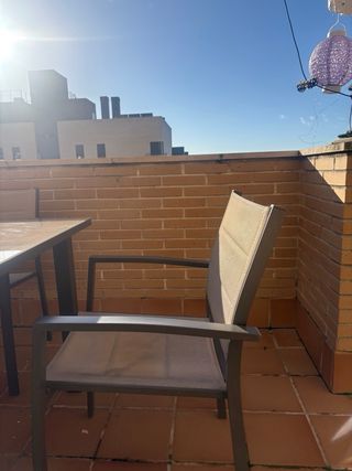 Mesa extensible y 4 sillas exterior