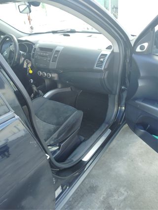 Mitsubishi Outlander 2008