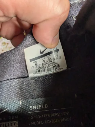 Nike SHIELD React Zapatillas Negras Doradas