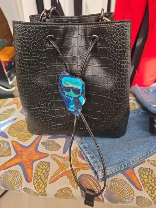 Bolso Karl Lagerfeld Negro con Charm