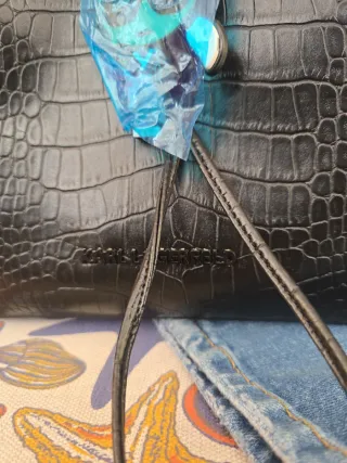 Bolso Karl Lagerfeld Negro con Charm