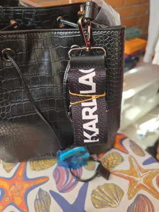 Bolso Karl Lagerfeld Negro con Charm