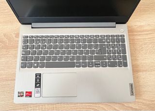 Portátil Lenovo IdeaPad 3