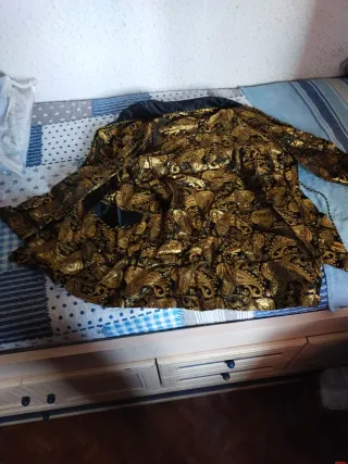 Bata India Negra y Dorada Talla Única