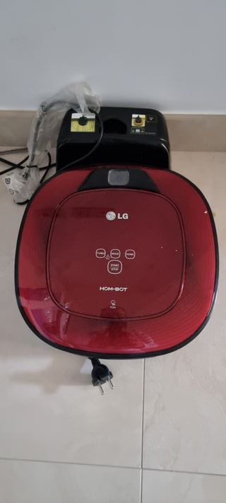 Aspirador robot LG HOM-BOT rojo