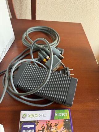 Lote 2 Xbox 360: Consolas, Mandos y Juego