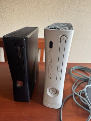 Lote 2 Xbox 360: Consolas, Mandos y Juego