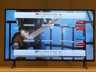 PS3 Slim 120GB + 2 mandos + SingStar + micros