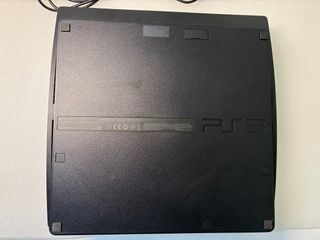 PS3 Slim 120GB + 2 mandos + SingStar + micros