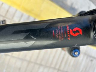 Bicicleta Scott MTB Carbono. Molto leggera.