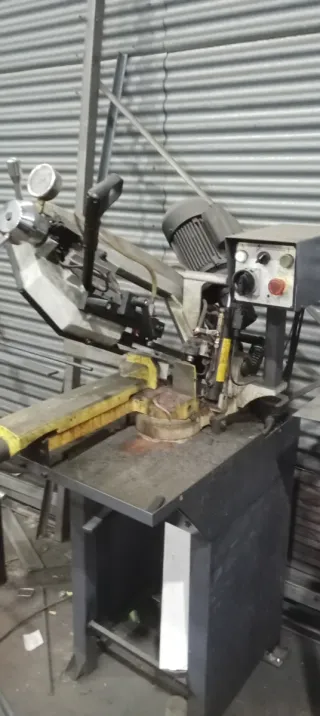 Sierra de corte industrial