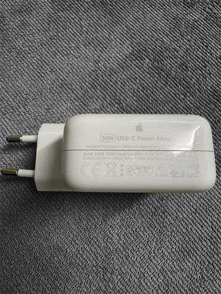 Cargador Apple MacBook 30w