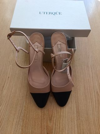 Zapatos tacón Uterqüe beige y negro