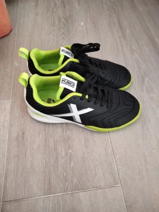 Zapatillas Fútbol Sala Munich Negras y Verdes