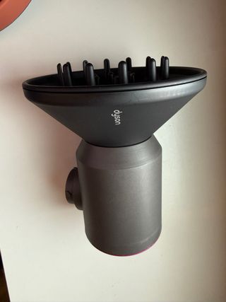 Accesorio tipo Secador supersonic. dyson airwrap