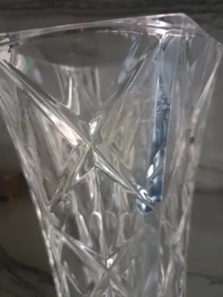 Jarrón de cristal tallado