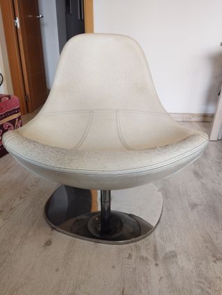 Sillón giratorio IKEA blanco y plateado