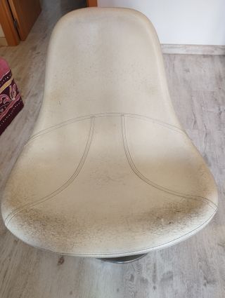 Sillón giratorio IKEA blanco y plateado