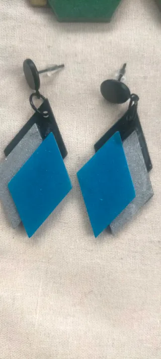 Lote 9 pares de pendientes de resina epoxi