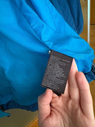 Chaqueta impermeable Gore-Tex con capucha