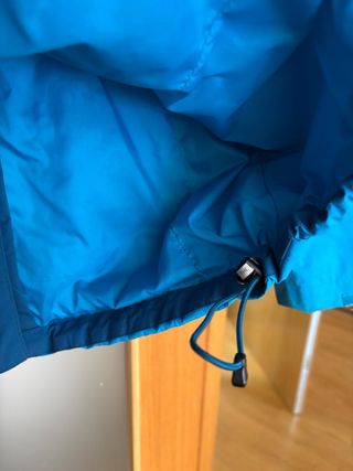 Chaqueta impermeable Gore-Tex con capucha