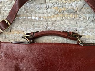 Maletín de piel marrón