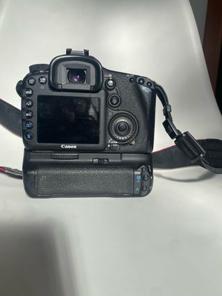 Canon EOS 7D Kit + Batery Grip