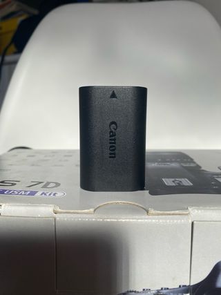 Canon EOS 7D Kit + Batery Grip