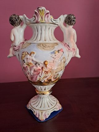 Jarrón Italiano Capodimonte Querubines