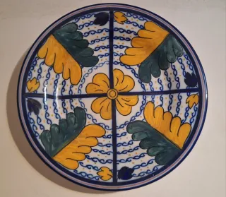 Plato decorativo pintado a mano