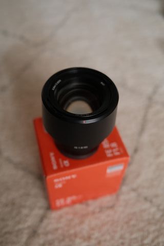 Sony FE 85mm f/1.8 E-mount