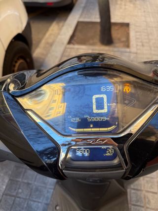 Honda SH125i Top Box El precio 2400€