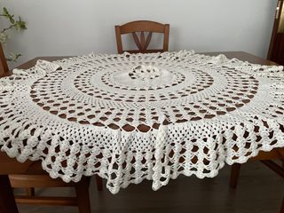 Mantel de encaje redondo blanco