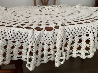 Mantel de encaje redondo blanco