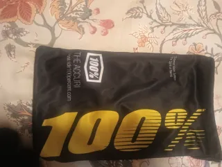 Pantalón,casco, gafas y guantes de esquí